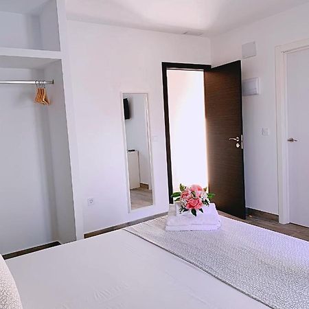 Hostal El Castillo Alcala De Guadaira Luaran gambar