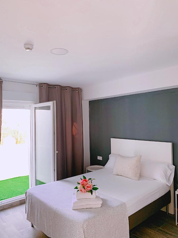 Hostal El Castillo Alcala De Guadaira Luaran gambar