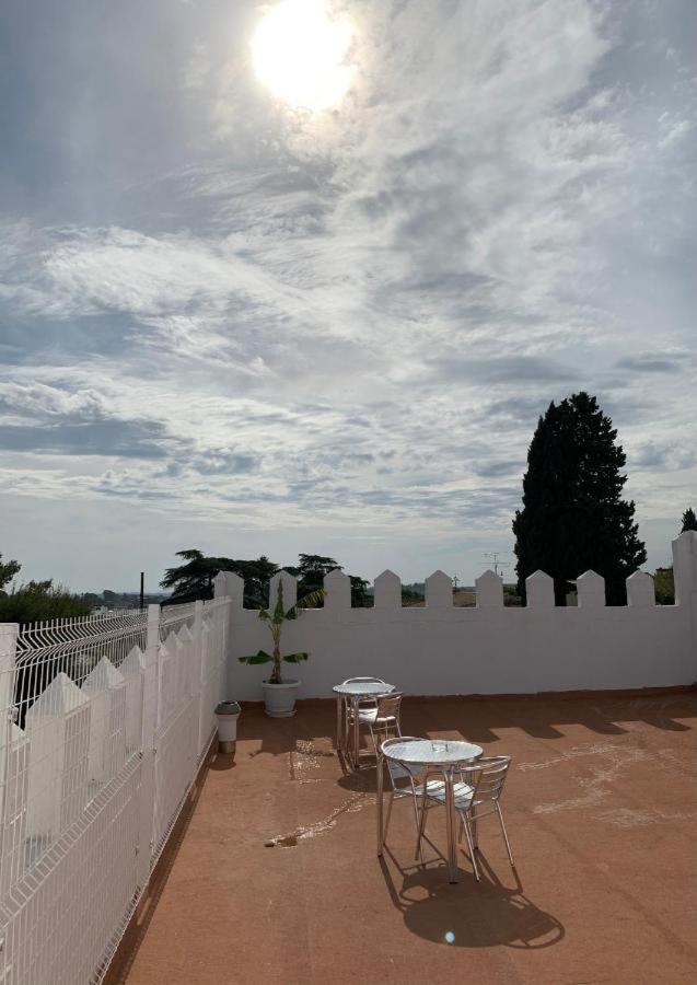Hostal El Castillo Alcala De Guadaira Luaran gambar