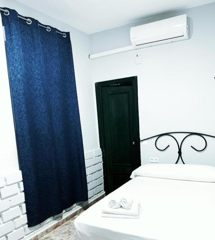 Hostal El Castillo Alcala De Guadaira Luaran gambar
